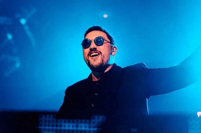 BLUUR Révolutionne la Scène Musicale avec 'Don't Overthink It'