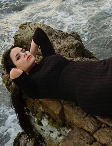 Sofia Kourtesis : L'Étoile Montante de la Deep House avec 'Madres - Dropzone Frequency - Artistes